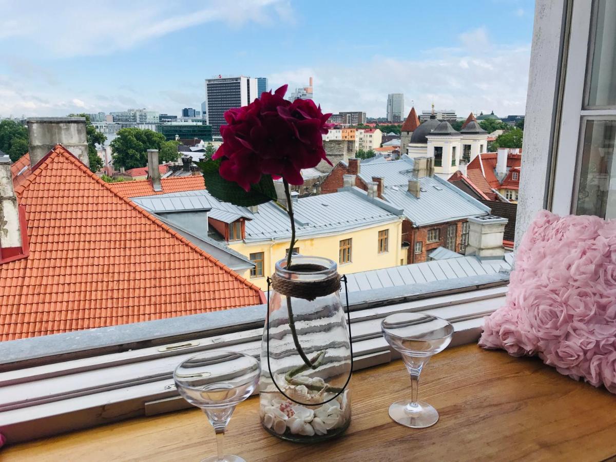 Cozy Oldtown Studio With Magnific City View Tallinn Buitenkant foto