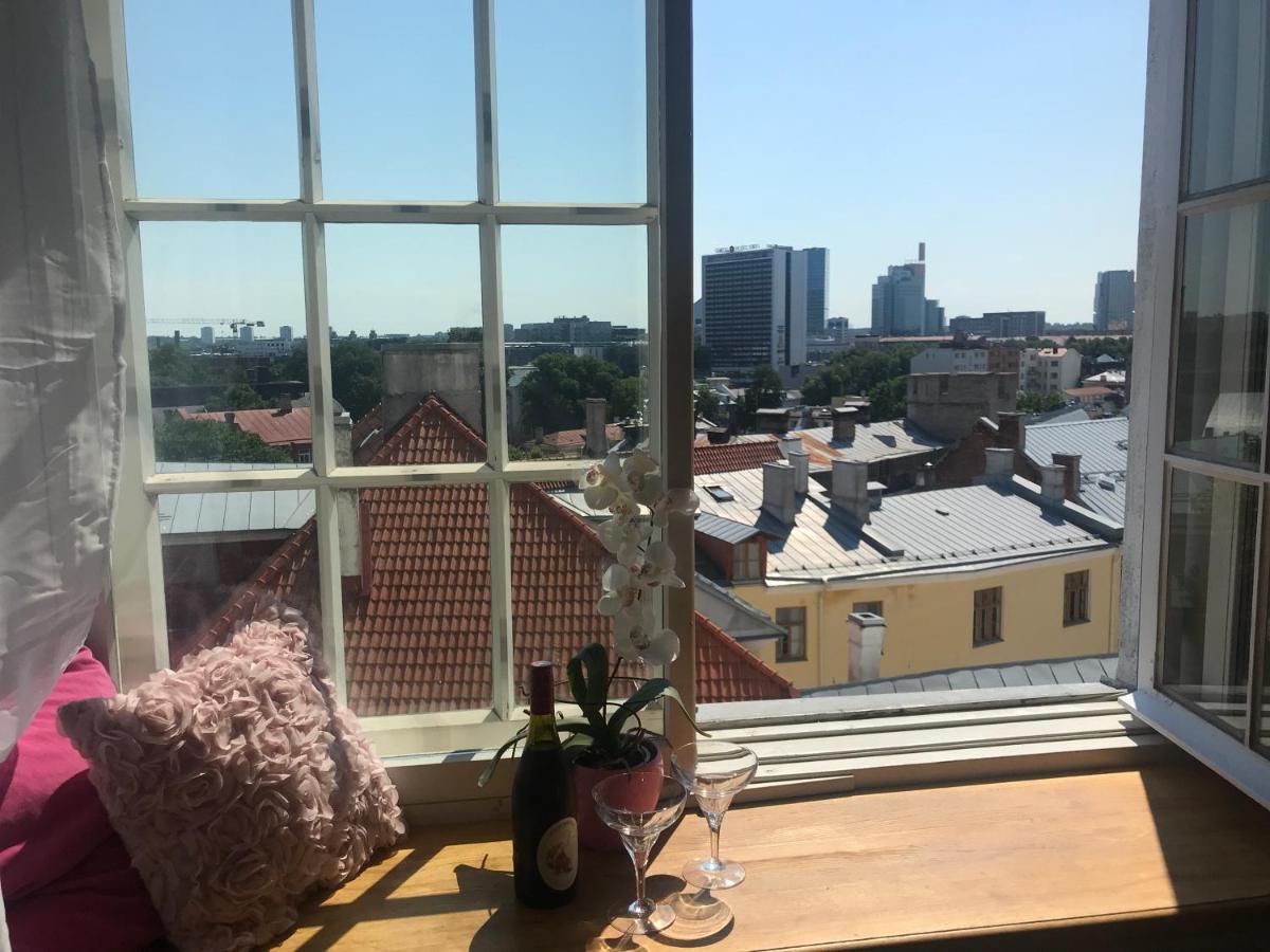 Cozy Oldtown Studio With Magnific City View Tallinn Buitenkant foto