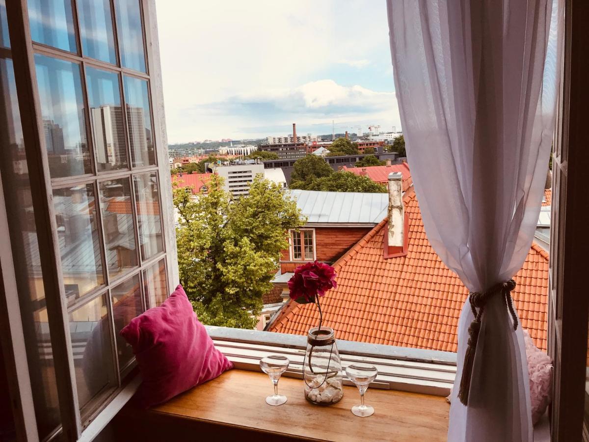 Cozy Oldtown Studio With Magnific City View Tallinn Buitenkant foto